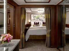 Haven Courtyard Villa with Studio